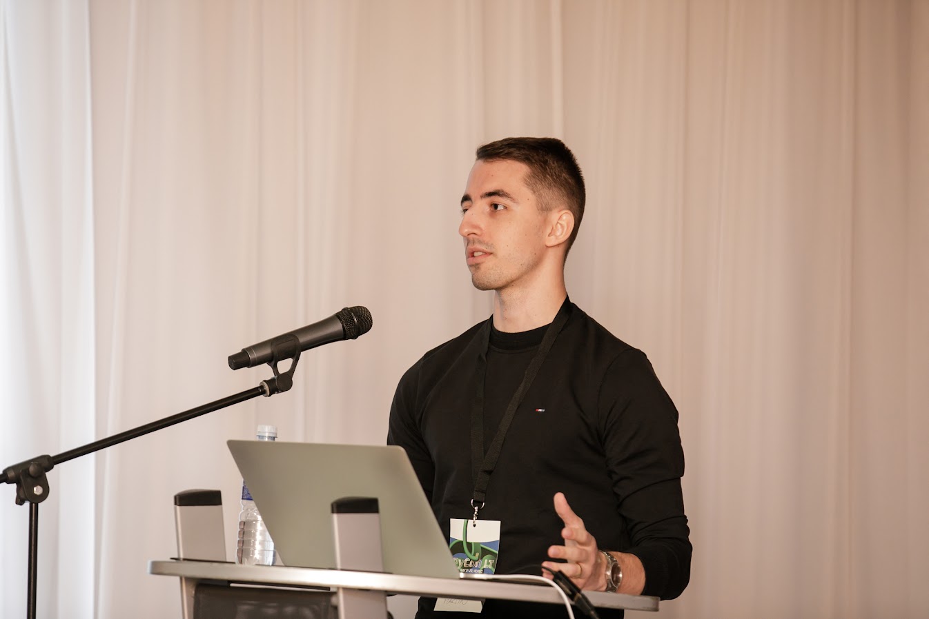 Martin Turoci presenting at Pycon2023